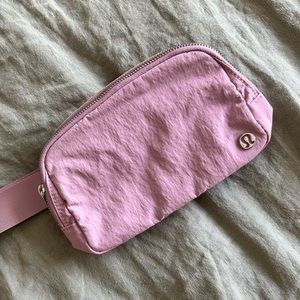 Lululemon Everywhere Belt Bag